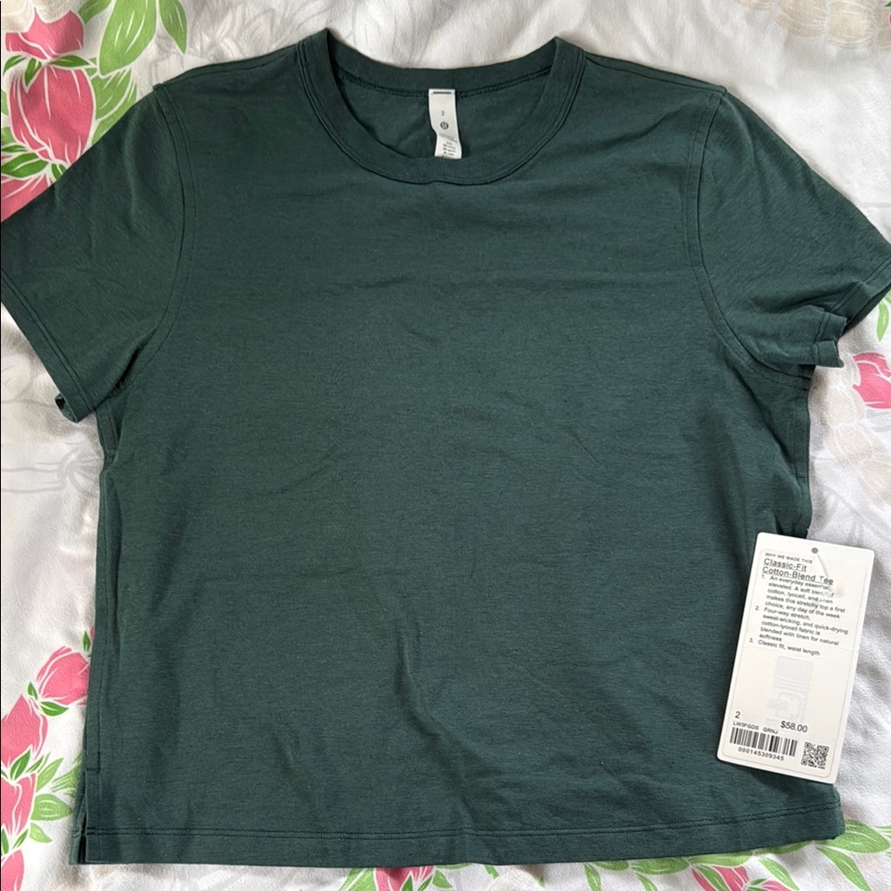 Lululemon classic fit cotton blend tee size 2